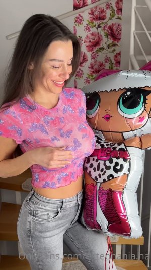 Estephania Ha Playing With Gift Video Leaked FappTime (2).jpg