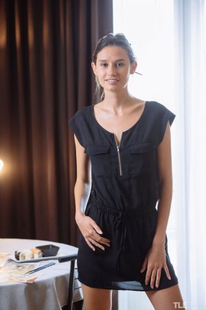 0007-01 thefappeningblog.com.jpg