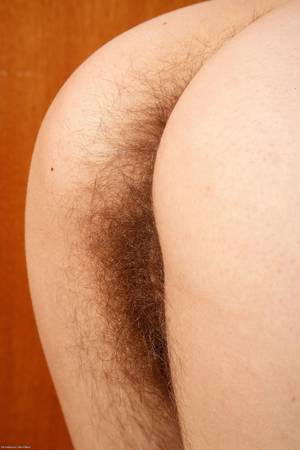hairy-women_thefappeningblog.com_0010.jpg