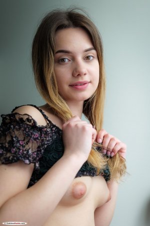 0031-14 thefappeningblog.com.jpg