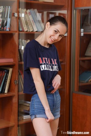 0017-10 thefappeningblog.com.jpg