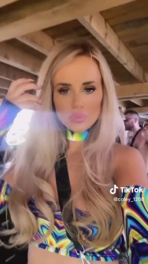 Nicole (@coley_1208) TikTok.mp4_000008833.jpg