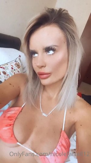Onlyfans - nicolefarrell - tease.mp4_000003545.jpg