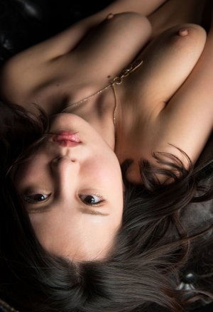 0013-11 thefappeningblog.com.jpg