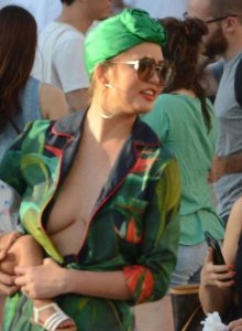 Chrissy Teigen Braless 10 thefappeningblog.com.jpg