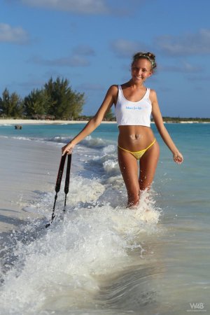 clover-greetings-from-holiday-05 thefappeningblog.com.jpg