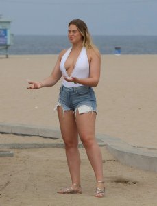 Iskra Lawrence Sexy 3 thefappeningblog.com.jpg