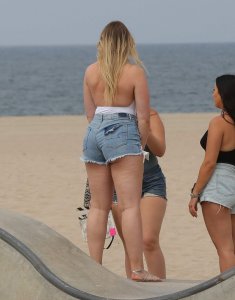 Iskra Lawrence Sexy 11 thefappeningblog.com.jpg