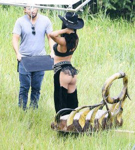 Alessandra Ambrosio & Adriana Lima Sexy 21 thefappeningblog.com.jpg