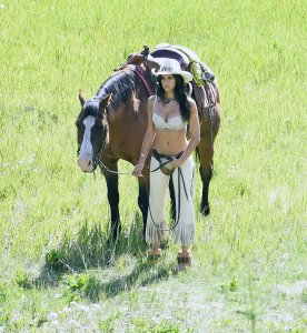 Sara Sampaio & Taylor Hill Sexy 3 thefappeningblog.com.jpg