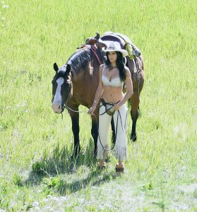 Sara Sampaio & Taylor Hill Sexy 5 thefappeningblog.com.jpg