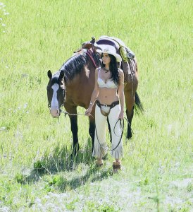 Sara Sampaio & Taylor Hill Sexy 45 thefappeningblog.com.jpg