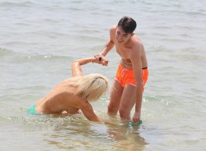 Lauren Harries Topless 24 thefappeningblog.com.jpg