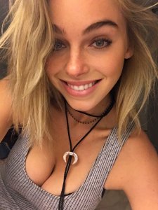 Elizabeth Turner Nude & Sexy 33 thefappeningblog.com.JPG
