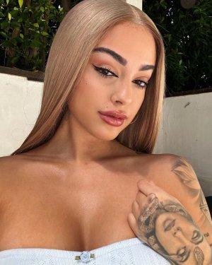 Malu_Trevejo_Cleavage_in_Dress_09-12-2023__3_.jpg