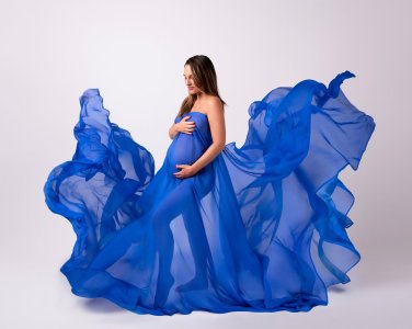 Maeva-maternity-photoshoot-Made-in-Chelsea_4.jpg