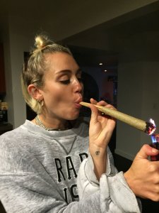 Miley Cyrus Leaked 9 thefappeningblog.com.jpg