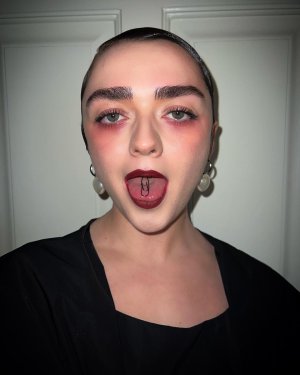 2023-09-17-maisie_williams.jpg