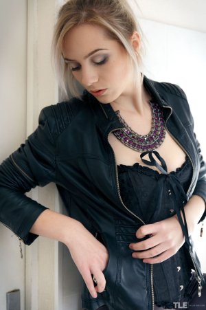 0010-02 thefappeningblog.com.jpg