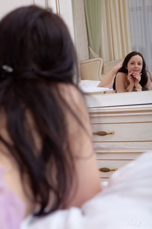 rylskyart-mireille-chinchi-10 thefappeningblog.com.jpg