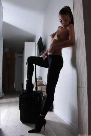 0023-12 thefappeningblog.com.jpg