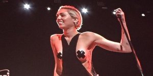 Miley-Cyrus-Topless-1.jpg