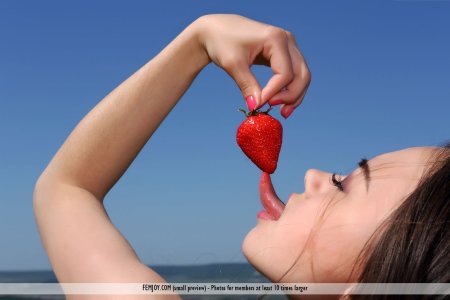 delicious-curvy-brunette-is-naked-and-naughty-outdoors-06 thefappeningblog.com.jpg