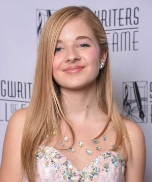 Jackie-Evancho-beautiful-2.jpg