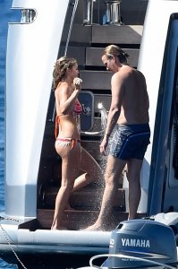 Victoria Swarovski & Barbara Meier Sexy 16 thefappeningblog.com.jpg