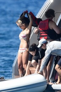 Victoria Swarovski & Barbara Meier Sexy 45 thefappeningblog.com.jpg