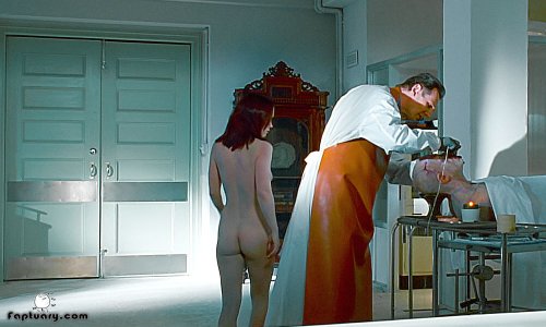 Christina-Ricci-Ass.jpg