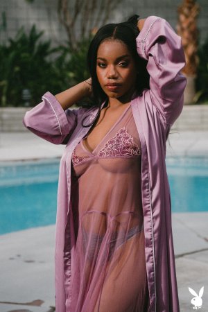 0002-01 thefappeningblog.com.jpg