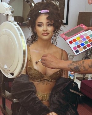 Malu_Trevejo_Photoshoot_in_Lingerie_10-06-2023__2_.jpg
