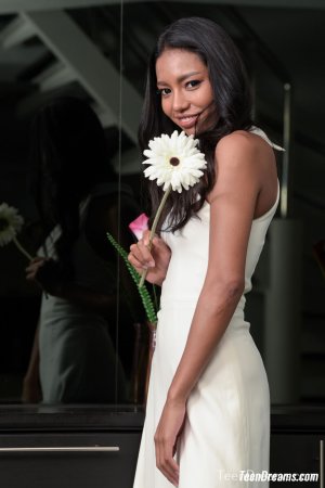 0009-12 thefappeningblog.com.jpg