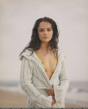 Rachael-Leigh-Cook-sexy-wet-look.jpg