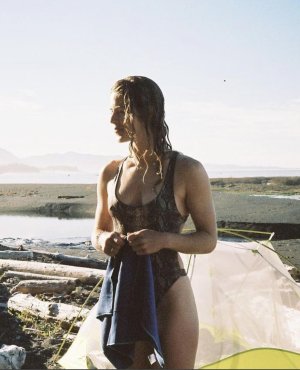 Emily Bett Rickards 0404.jpg