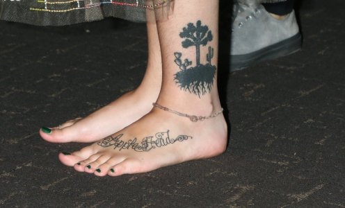Paris-Jackson-Feet-3565974.jpg