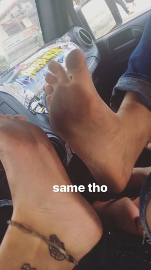 Paris-Jackson-Feet-2966350.jpg
