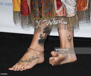 Paris-Jackson-Feet-DIRTYLILHIPPIETOES!!!!!!!!_39.jpg