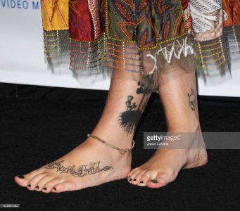 Paris-Jackson-Feet-3002438.jpg