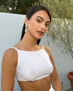 Camila Mendes 02.jpg