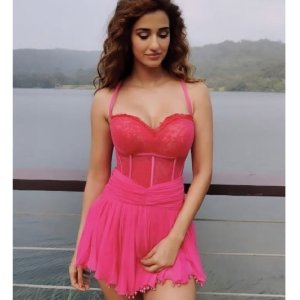 Disha-Patani-In-Pink-Hot-Dress-800x800.jpg