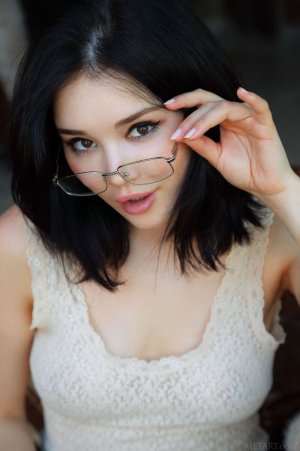 0025-06 thefappeningblog.com.jpg