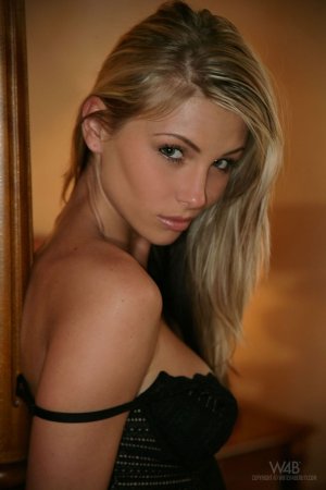 w4b-gina-gold-01 thefappeningblog.com.jpg