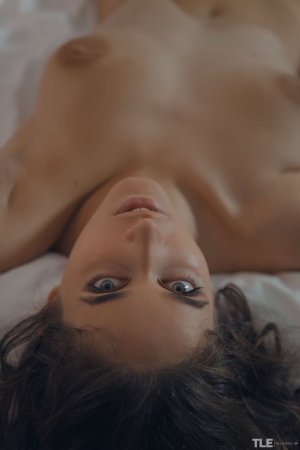 0005-11 thefappeningblog.com.jpg