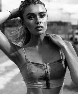 Claudia Thompson Sexy 8 thefappeningblog.com.jpg