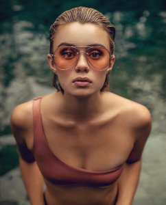 Claudia Thompson Sexy 16 thefappeningblog.com.jpg