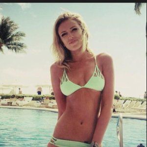 Paulina-Gretzky-2.jpg