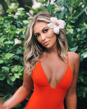 Paulina-Gretzky-21.jpg