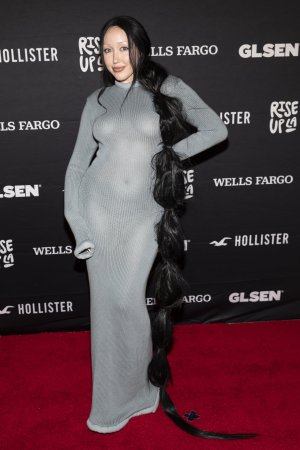 Noah_Cyrus_attends_the_GLSEN_Rise_Up_LA_Benefit_at_NeueHouse_Hollywood_in_Los_Angeles_10-28-20...jpg